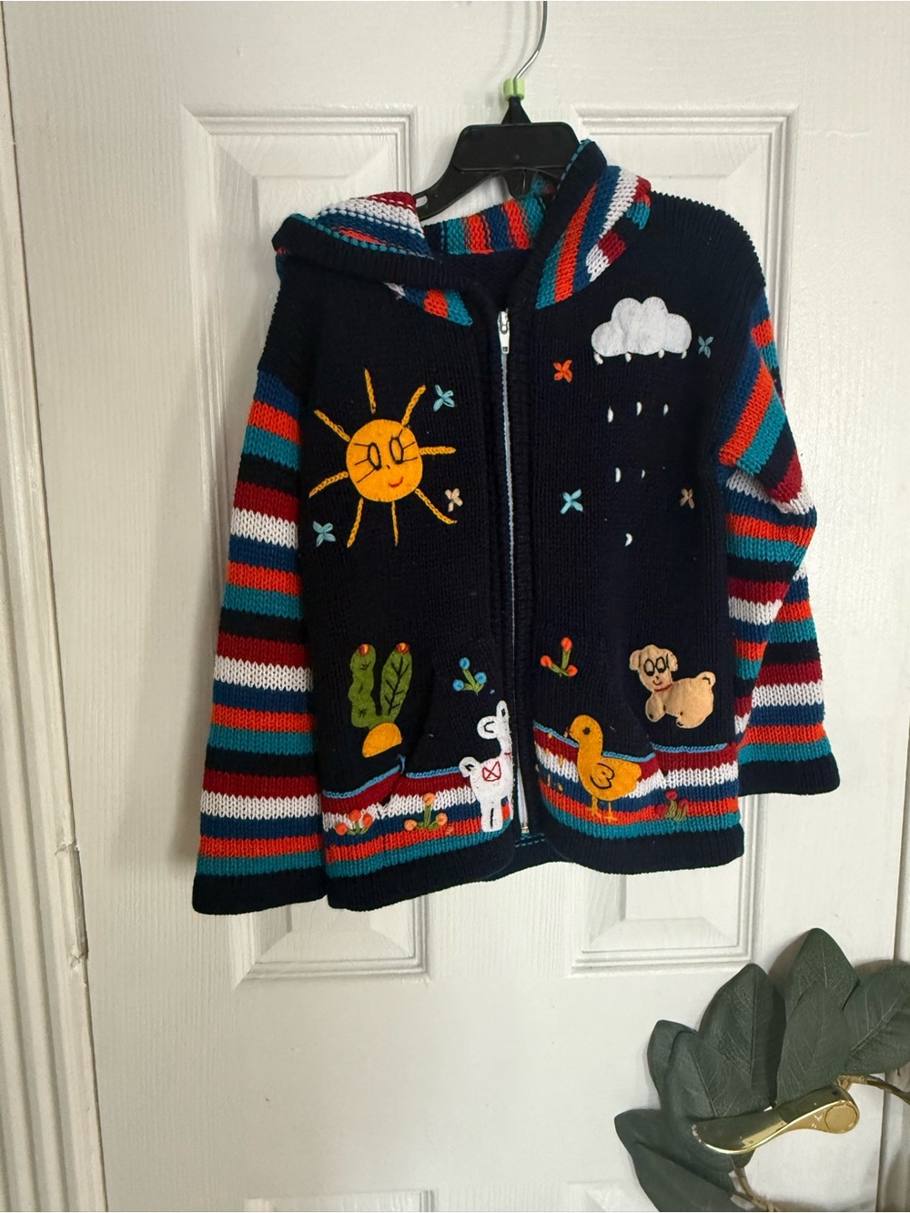 Artesanias Kukuli Peruvian Embroidered Hooded Sweater Size 4-5T NWOT